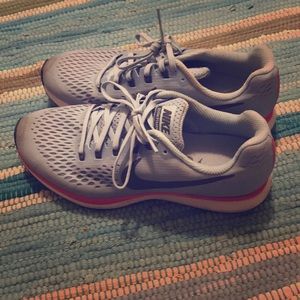 Nike Zoom Pegasus 34- size 10- 🏃🏻‍♀️🏃🏻‍♀️